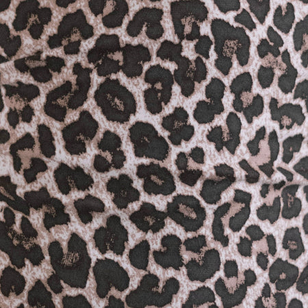 Eunia Short in Rar Leopard Sandstorm