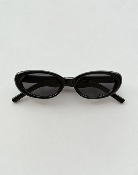 Chapini Oval Sunglasses in Black