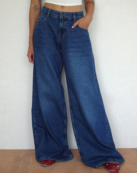 Low Rise Bootleg Jeans in Mid Vintage Blue