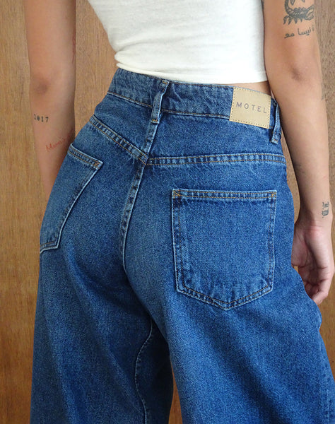 Image of Roomy Oversized Low Rise Jeans in Mid Blue Used