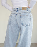 Image of Low Rise Roomy Jeans in 80's Light Wash Blue