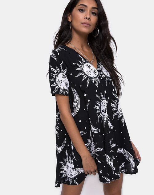 Crosena Swing Dress in Oversize Sun Moon and Stars