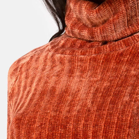 Evie Cropped Sweater in Rust Chenille