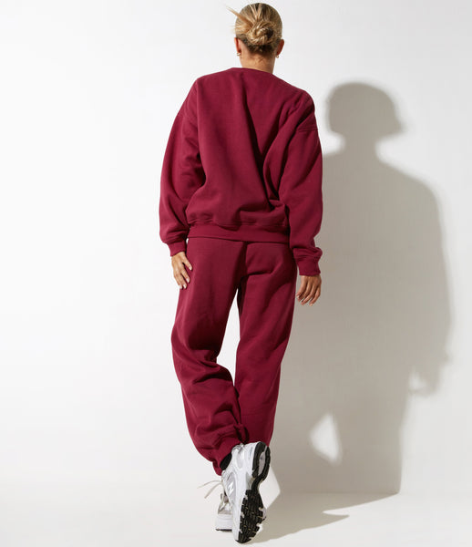 image of Glan Sweatshirt in Burgundy with "Winning Team" Embro