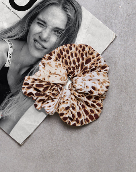 XL Scrunchie in Sand Leopard