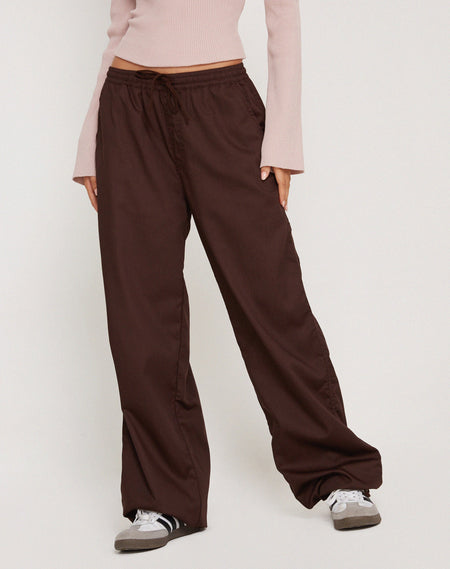 Effy Capri Trousers with Wrap Waistband in Mocca