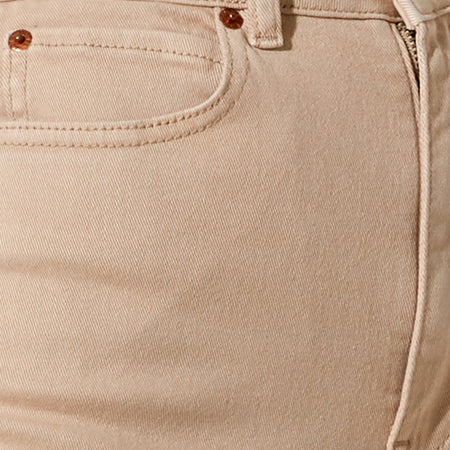 Straight Leg Jeans in Winter Sandwash