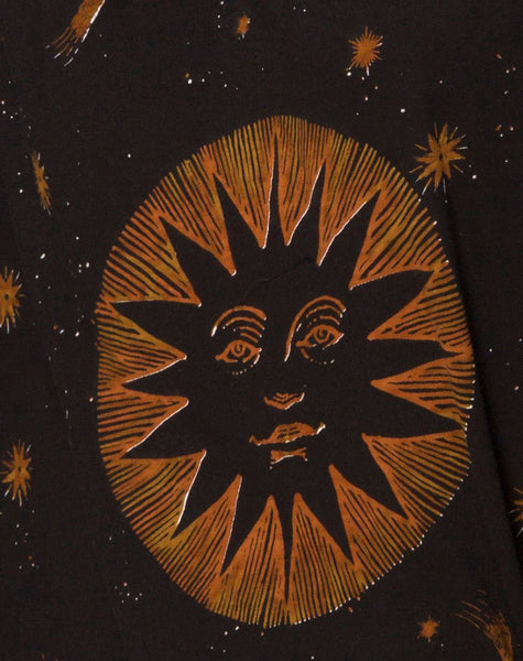 Sunny Kiss Tee in Celestial Black Placement