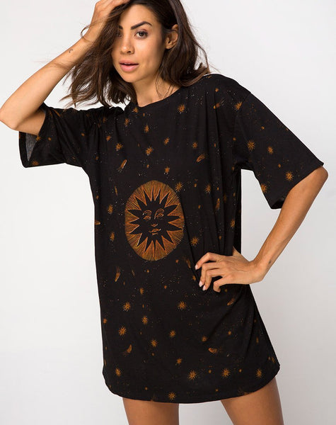 Sunny Kiss Tee in Celestial Black Placement